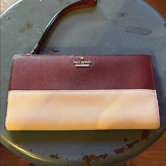 Kate Spade Burgundy and Cream Wallet Wristlet - Picture 1 of 10